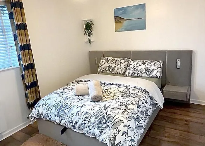 T&v Homes- Cosy 3br House With Free Parking *