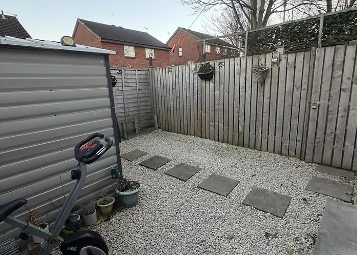 T&v Homes- Cosy 3br House With Free Parking Holiday home